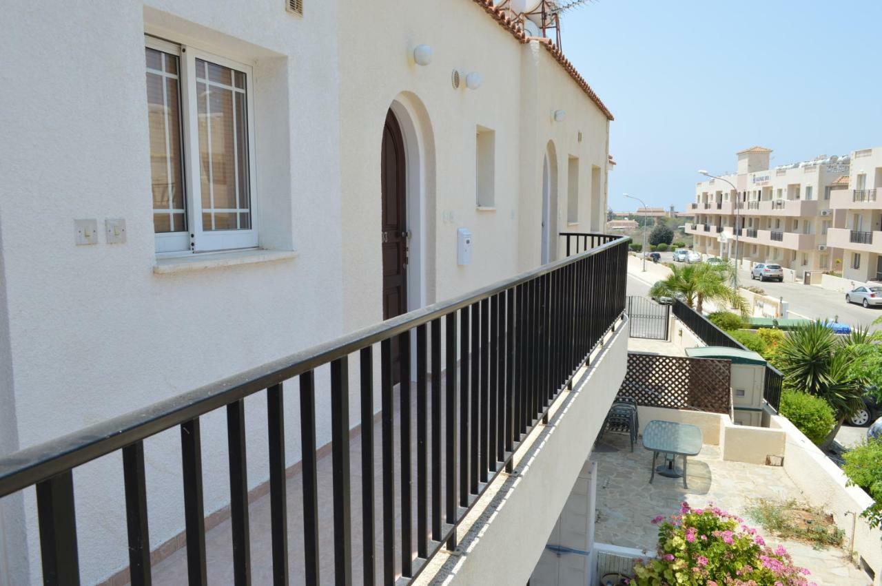 Apartment In Kato Pafos & 10 Min To Venus Beach Exterior foto